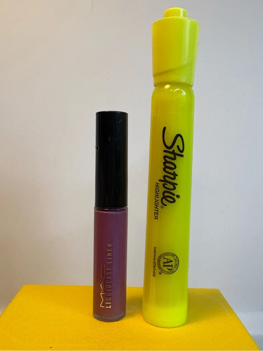 MAC Cosmetics VINTAGE Liquidlast Liner in Visionaire?